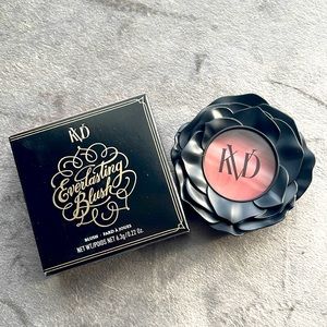 KAT VON D VEGAN BEAUTY BLUSH - “foxglove”